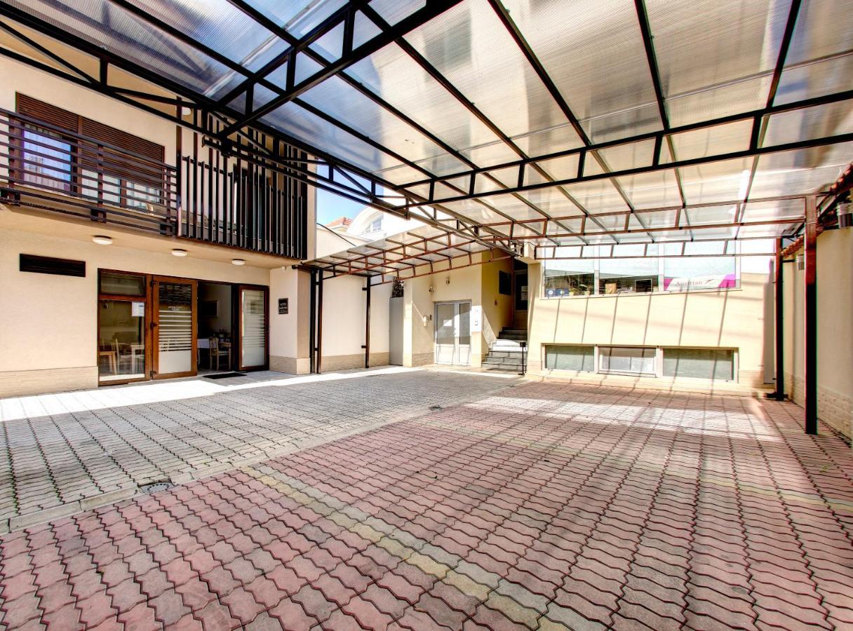 מוסטר Villa Fortuna מראה חיצוני תמונה